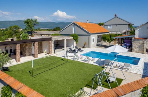 Foto 1 - Casa con 3 camere da letto a Novigrad con piscina privata e vista mare