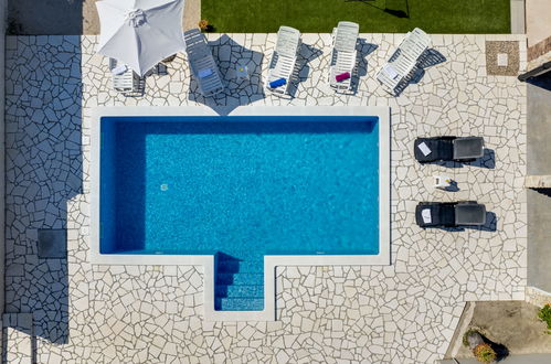 Photo 34 - Maison de 3 chambres à Novigrad avec piscine privée et vues à la mer