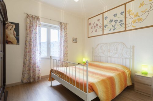 Foto 5 - Appartamento con 2 camere da letto a Imperia con giardino e vista mare