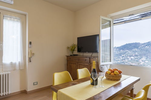 Photo 7 - Appartement de 2 chambres à Imperia avec jardin et vues à la mer