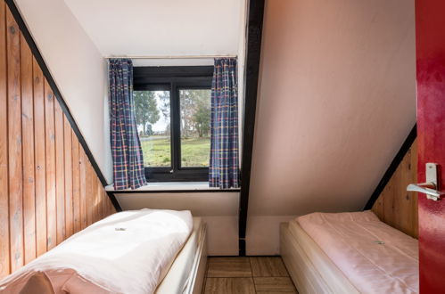 Foto 18 - Casa con 3 camere da letto a Gerolstein con piscina e giardino