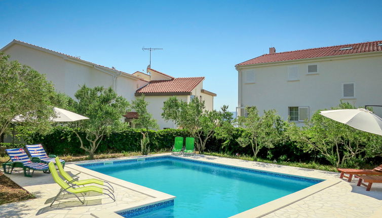 Foto 1 - Apartamento de 1 habitación en Sibenik con piscina y jardín