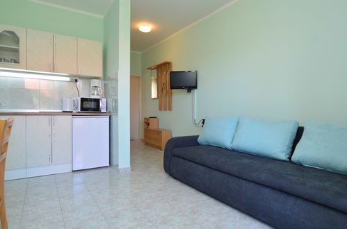 Foto 4 - Apartamento de 1 habitación en Sibenik con piscina y jardín