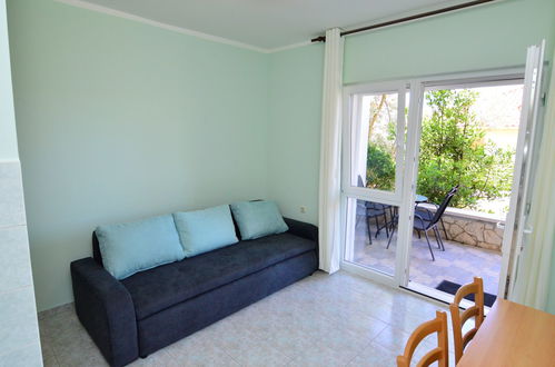 Foto 10 - Apartment mit 1 Schlafzimmer in Sibenik mit schwimmbad und blick aufs meer