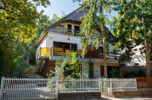 Foto 1 - Casa de 3 habitaciones en Balatonalmádi con jardín y vistas a la montaña