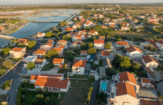 Apartamento de 2 quartos em Nin com piscina e jardim - Foto 24