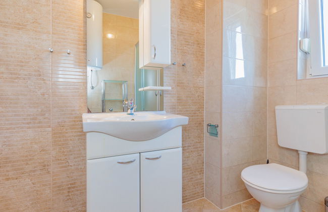 Apartamento de 2 quartos em Nin com piscina e jardim - Foto 12