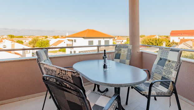 Apartamento de 2 quartos em Nin com piscina e jardim - Foto 3