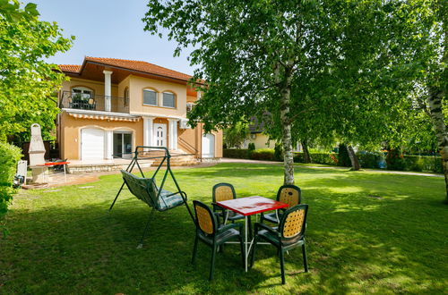 Photo 21 - Appartement de 2 chambres à Balatonlelle avec jardin et terrasse