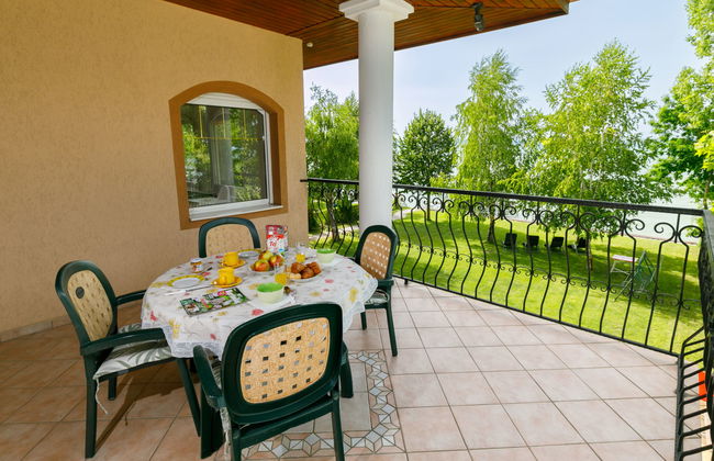 Apartamento de 2 quartos em Balatonlelle com jardim e terraço - Foto 4