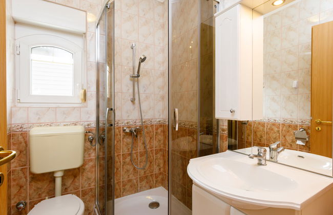 Apartamento de 2 quartos em Balatonlelle com jardim e terraço - Foto 13