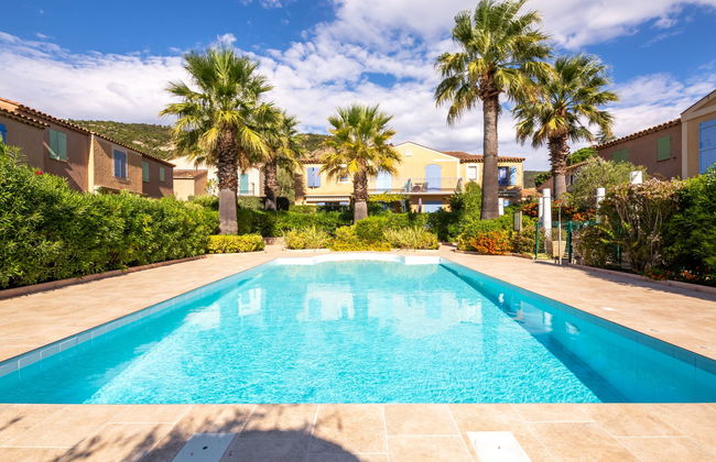 Casa de 3 quartos em Le Plan-de-la-Tour com piscina e jardim - Foto 1