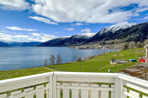 Foto 10 - Casa de 3 quartos em Balestrand com jardim e terraço