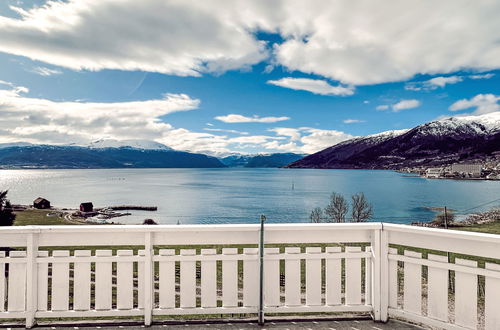 Foto 2 - Casa de 3 habitaciones en Balestrand con jardín y terraza