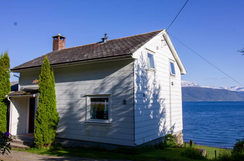 Foto 29 - Casa de 3 quartos em Balestrand com jardim e terraço