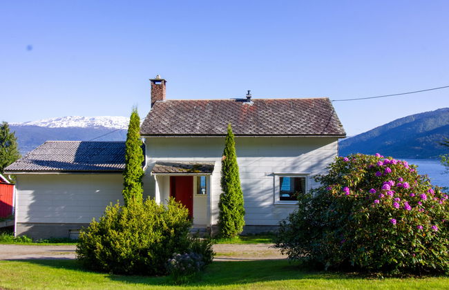 Casa de 4 quartos em Balestrand com jardim e terraço - Foto 1