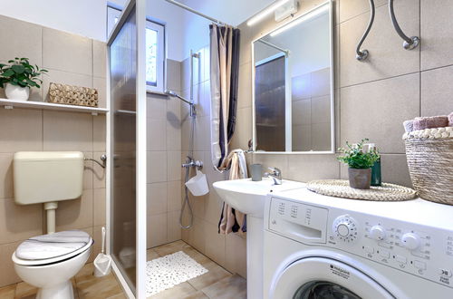 Foto 32 - Apartamento de 2 quartos em Kanfanar com piscina e jardim