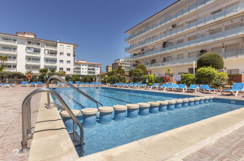 Foto 19 - Apartment mit 1 Schlafzimmer in Blanes mit schwimmbad und terrasse