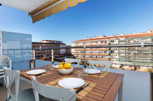 Photo 18 - 1 bedroom Apartment in Blanes with swimming pool and terrace