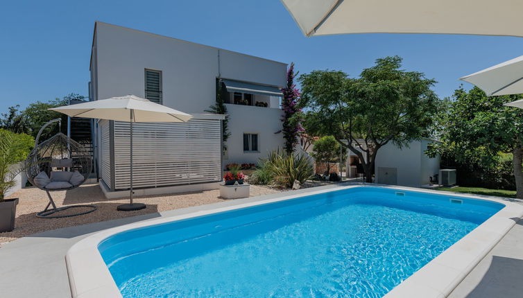 Foto 1 - Apartamento de 1 quarto em Vir com piscina e jardim