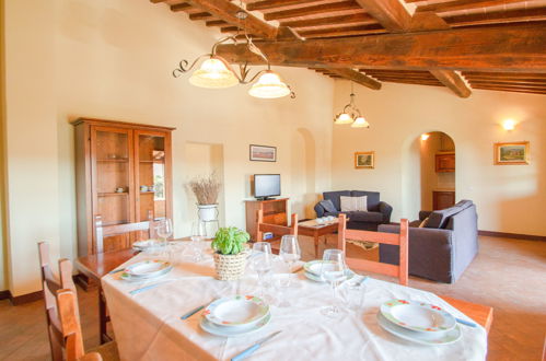 Photo 8 - 3 bedroom Apartment in Colle di Val d'Elsa with swimming pool and garden