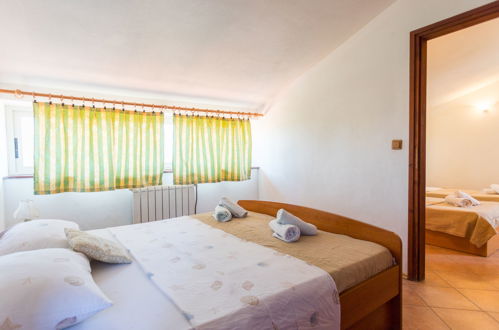 Foto 12 - Appartamento con 2 camere da letto a Tar-Vabriga con piscina e vista mare