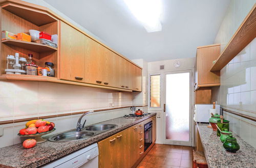 Photo 10 - 3 bedroom Apartment in Lloret de Mar with swimming pool and garden