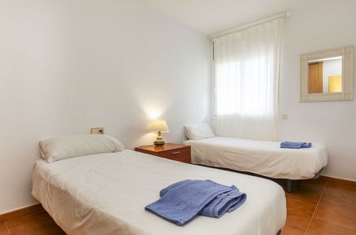 Photo 14 - 3 bedroom Apartment in Lloret de Mar with swimming pool and garden