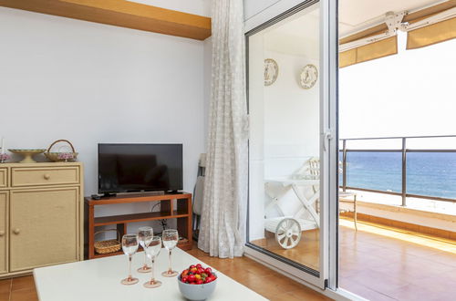 Photo 7 - 3 bedroom Apartment in Lloret de Mar with swimming pool and garden