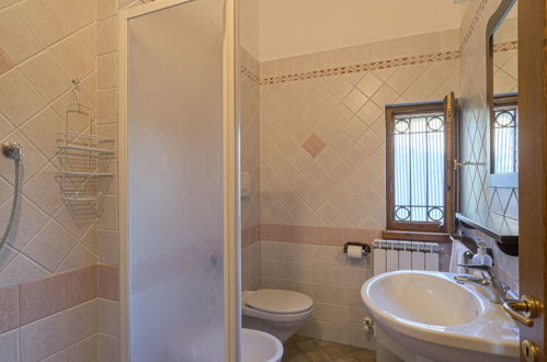Foto 10 - Casa con 3 camere da letto a Castellina in Chianti con piscina e giardino
