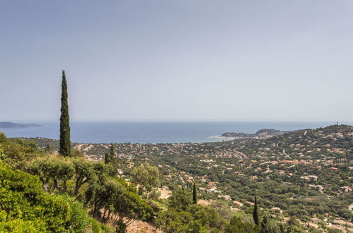 Photo 21 - 3 bedroom House in Cavalaire-sur-Mer with terrace and sea view