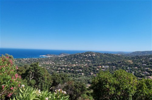 Foto 6 - Casa de 3 habitaciones en Cavalaire-sur-Mer con terraza y vistas al mar