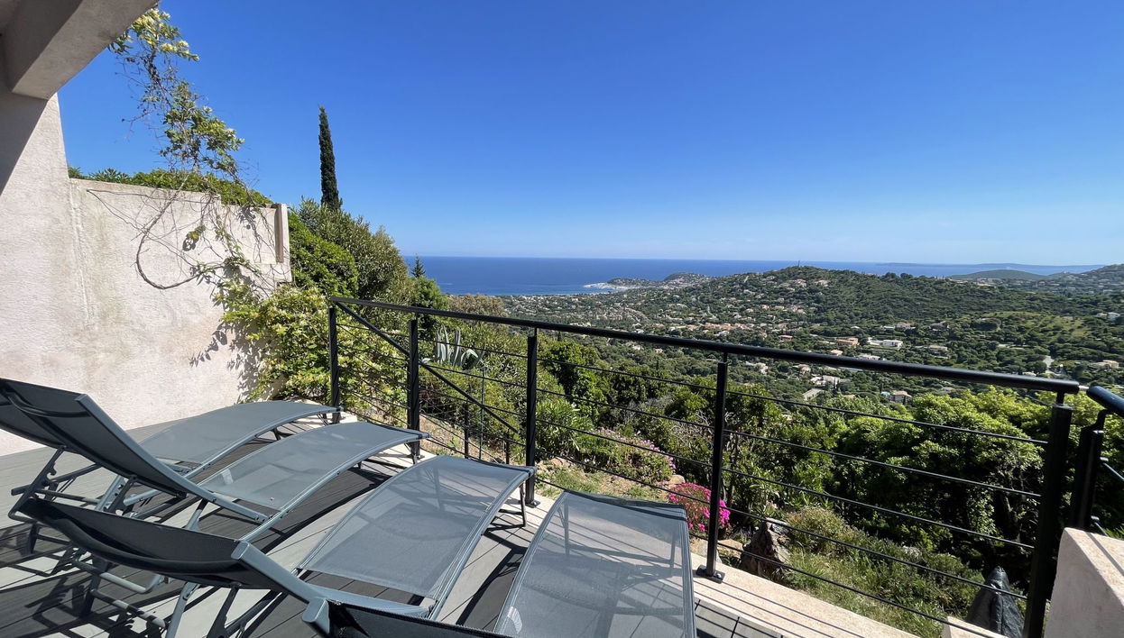 Casa de 3 quartos em Cavalaire-sur-Mer com terraço - Foto 1