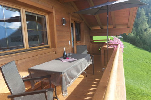 Foto 62 - Apartamento de 3 quartos em Ramsau im Zillertal com jardim e vista para a montanha