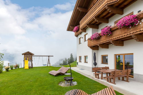 Foto 8 - Apartamento de 3 quartos em Ramsau im Zillertal com jardim e vista para a montanha