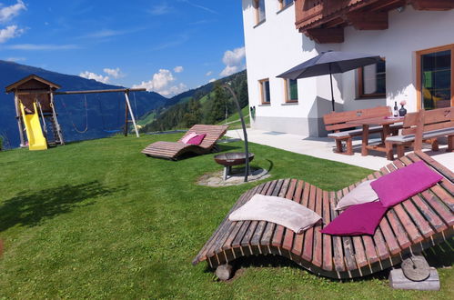 Foto 51 - Apartamento de 3 quartos em Ramsau im Zillertal com jardim e vista para a montanha