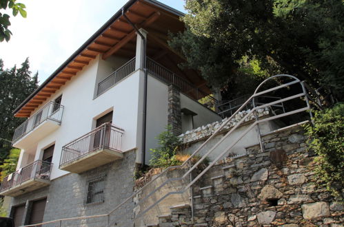 Foto 23 - Apartment mit 2 Schlafzimmern in Oggebbio mit terrasse und blick auf die berge