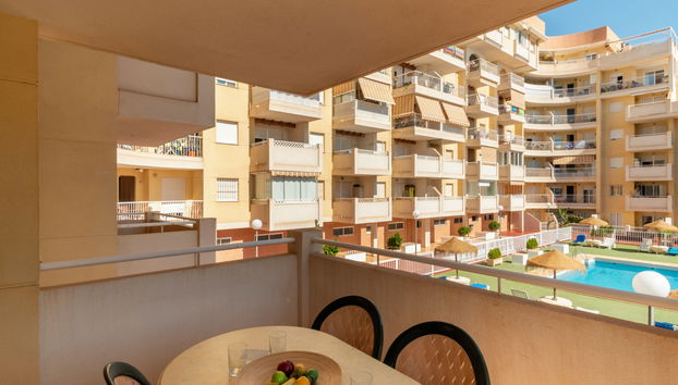 Apartamento de 3 quartos em Roquetas de Mar com piscina e jardim - Foto 2
