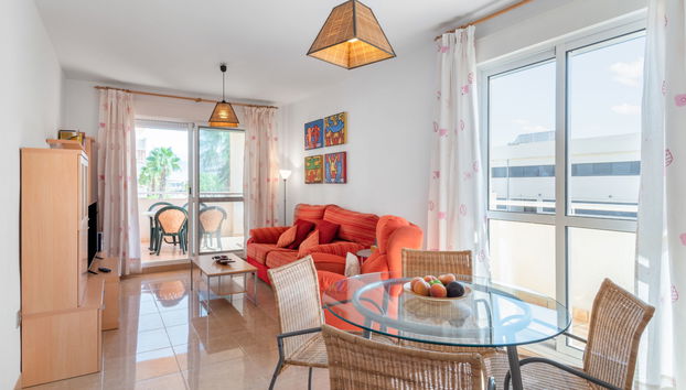 Apartamento de 3 quartos em Roquetas de Mar com piscina e jardim - Foto 3