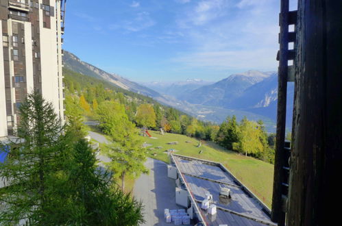 Foto 5 - Apartment mit 1 Schlafzimmer in Crans-Montana mit blick auf die berge