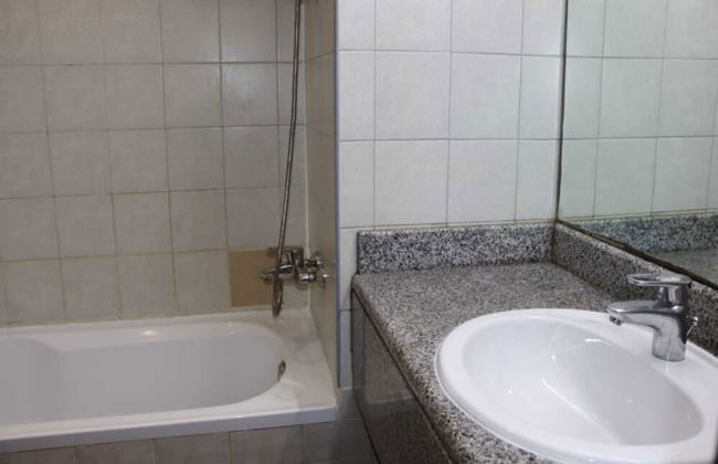 Stunning Studio - With Balcony - Photo 8