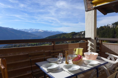 Foto 5 - Apartment mit 1 Schlafzimmer in Crans-Montana mit blick auf die berge