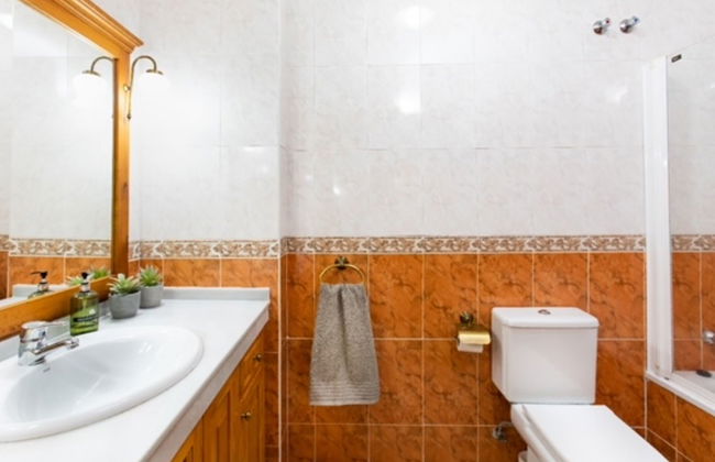 Casa de 4 quartos em Rincón de la Victoria com piscina e jardim - Foto 13