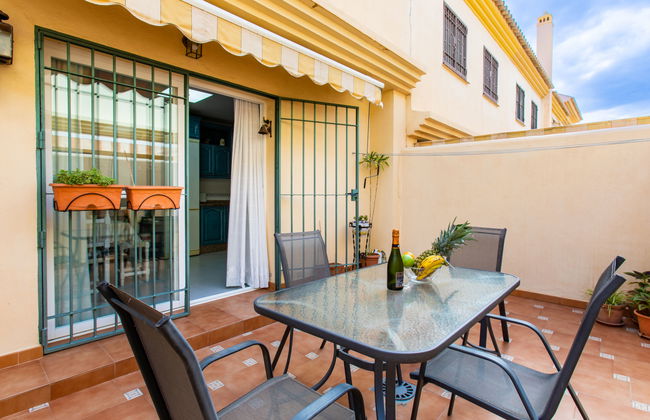 Casa de 4 quartos em Rincón de la Victoria com piscina e jardim - Foto 3