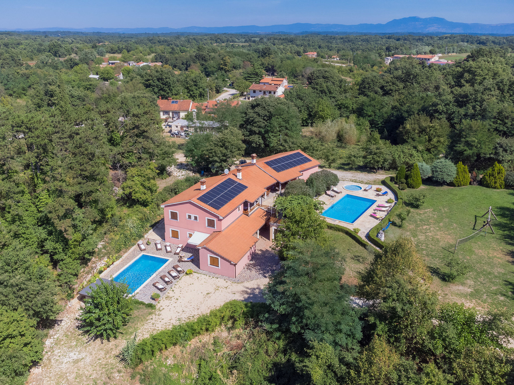 Foto 31 - Casa con 7 camere da letto a Žminj con piscina privata e giardino