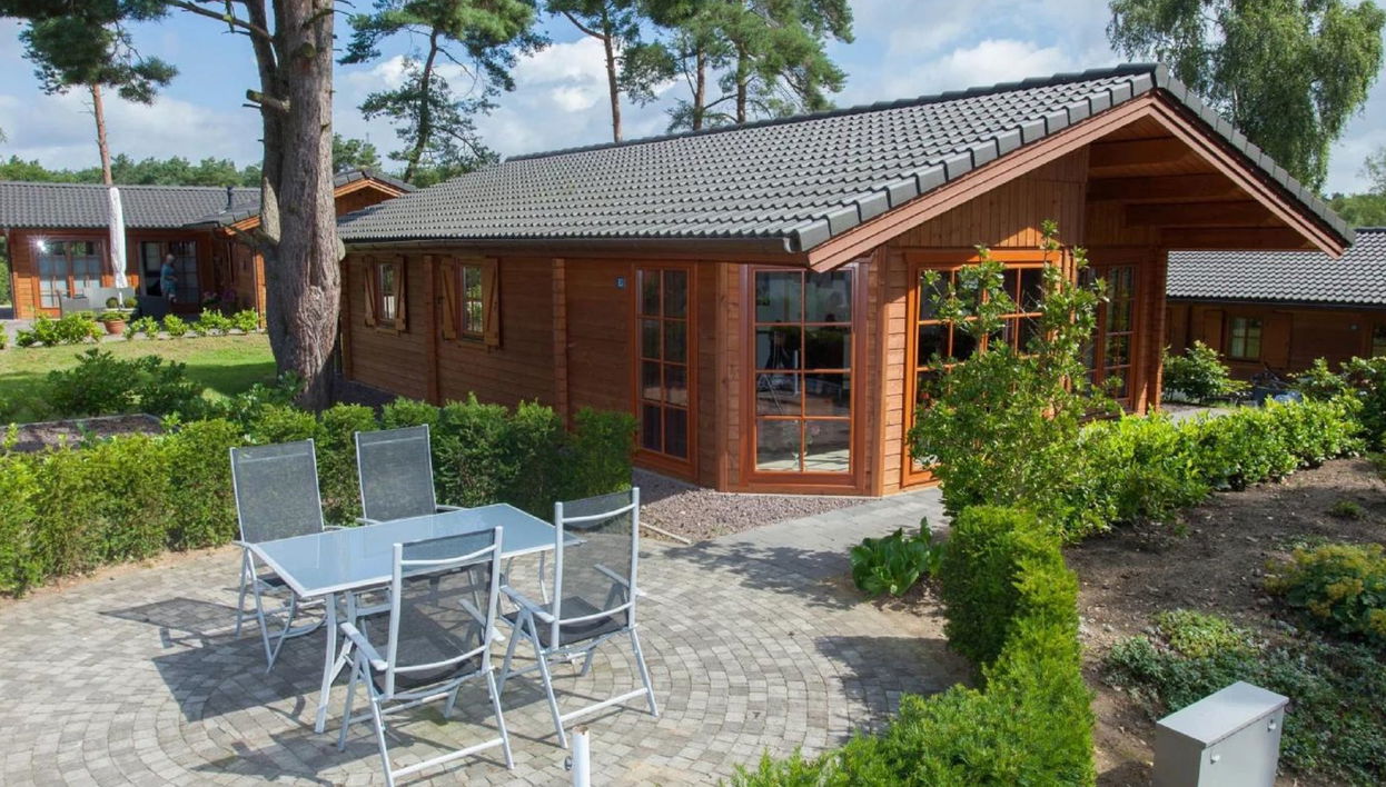 Casa de 4 quartos em Brunssum com terraço e sauna - Foto 1