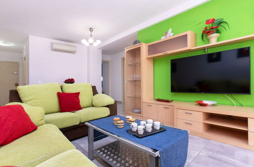 Photo 3 - 2 bedroom Apartment in Castell-Platja d'Aro with garden and sea view