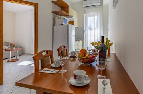 Photo 8 - 1 bedroom Apartment in Medulin with swimming pool and garden
