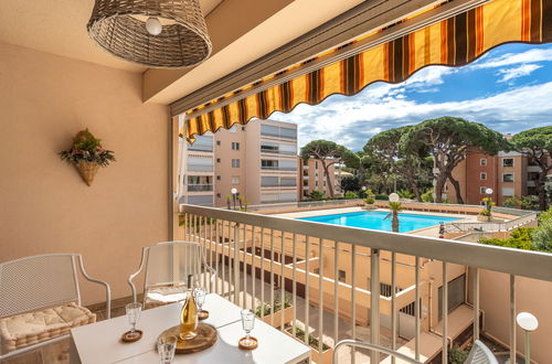 Foto 4 - Apartamento de 2 quartos em Hyères com piscina