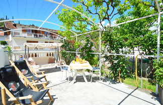 Foto 2 - Apartamento de 1 quarto em Sibenik com terraço e vistas do mar